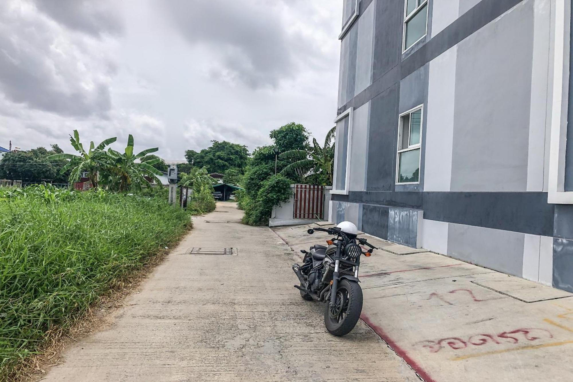 K&K Apartment Samut Prakan Exterior foto